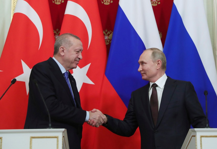 Tổng thống Thổ Nhĩ Kỳ Recep Tayyip Erdogan v&agrave; Tổng thống Nga Vladimir Putin. Ảnh: AP