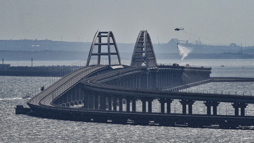 Cầu Kerch nối liền b&aacute;n đảo Crimea v&agrave; Li&ecirc;n bang Nga. Ảnh: EPA