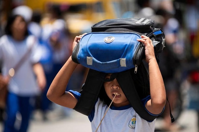 Cơ quan trẻ em Li&ecirc;n Hợp Quốc Unicef cảnh b&aacute;o 243 triệu trẻ em tr&ecirc;n khắp Th&aacute;i B&igrave;nh Dương v&agrave; Đ&ocirc;ng &Aacute; c&oacute; nguy cơ bị ảnh hưởng bởi nắng n&oacute;ng. Ảnh: Straits Times