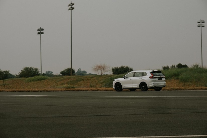 Trải nghiệm Honda CR-V e:HEV RS tại đường đua F1 Mỹ Đ&igrave;nh. Ảnh: L&ecirc; An.