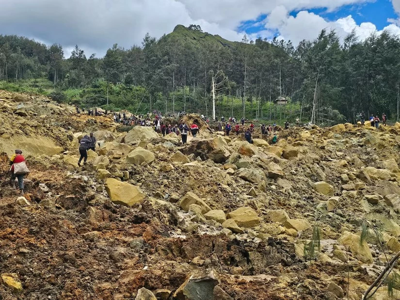 Hiện trường vụ lở đất tại Maip Mulitaka, tỉnh Enga, Papua New Guinea ng&agrave;y 24/5/2024. Ảnh: Reuters