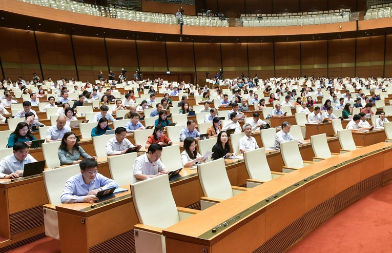 Luật Bảo hiểm x&atilde; hội (sửa đổi) c&oacute; nhiều nội dung lớn, phức tạp n&ecirc;n Quốc hội d&agrave;nh nhiều thời gian thảo luận.