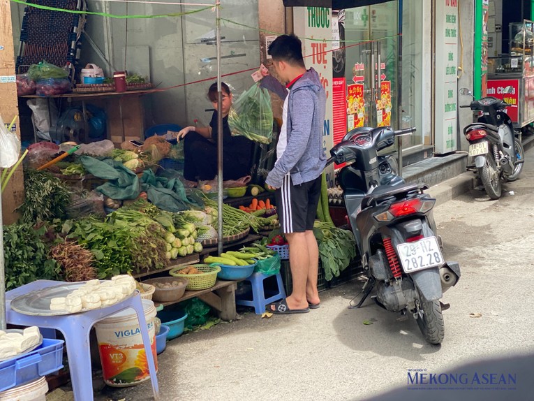 Gi&aacute; cả tăng khiến người ti&ecirc;u d&ugrave;ng c&acirc;n nhắc hơn khi chi ti&ecirc;u. Ảnh: H&agrave; Anh/Mekong ASEAN.