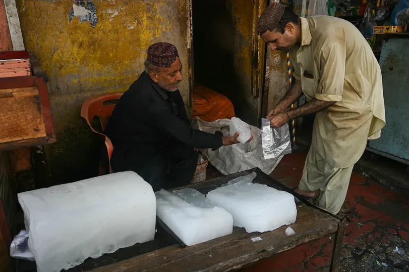 Một sạp b&aacute;n đ&aacute; tại Karachi, Pakistan ng&agrave;y 27/5/2025. Ảnh: Getty Images