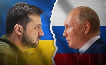 Tổng thống Ukraine Zelensky ký lệnh trừng phạt vô thời hạn ông Putin