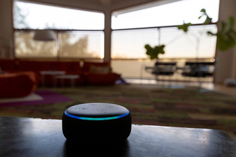 Trợ l&yacute; bằng giọng n&oacute;i Alexa của Amazon. Ảnh: Reuters