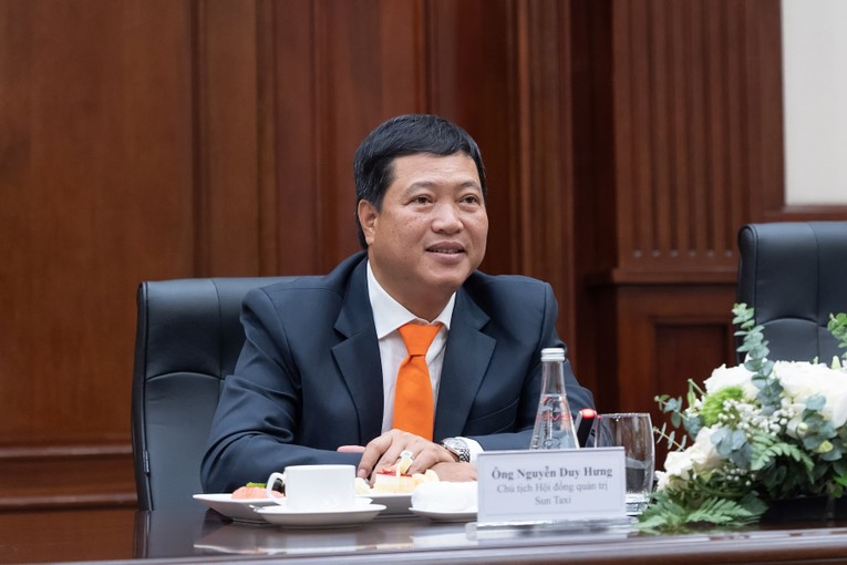 &Ocirc;ng Nguyễn Duy Hưng - Chủ tịch HĐQT C&ocirc;ng ty Cổ phần Sun Taxi tại buổi lễ k&yacute; kết.