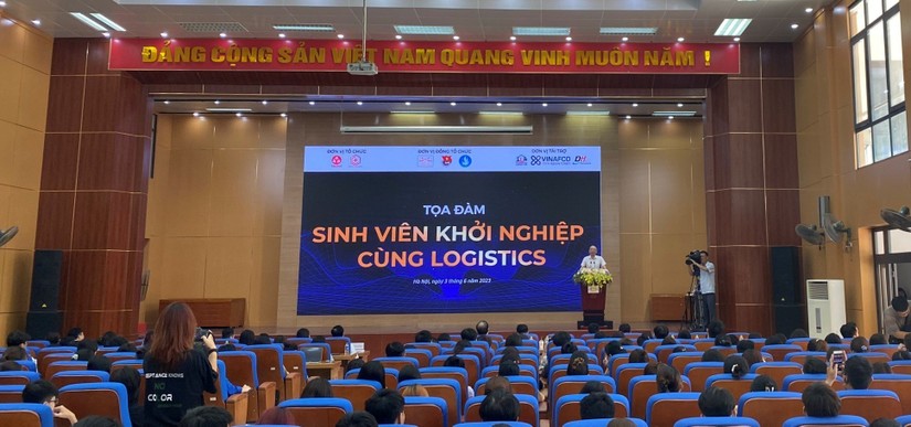 Tọa đ&agrave;m &ldquo;Sinh vi&ecirc;n Khởi nghiệp c&ugrave;ng Logistics&rdquo; do Mạng lưới CLB Logistics Sinh vi&ecirc;n Việt Nam dưới sự chủ tr&igrave; của Hiệp hội Ph&aacute;t triển nh&acirc;n lực Logistics Việt Nam (VALOMA) s&aacute;ng 3/6.