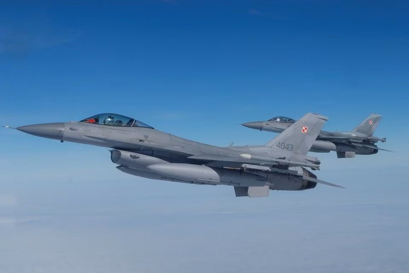 M&aacute;y bay chiến đấu F-16. Ảnh: Reuters