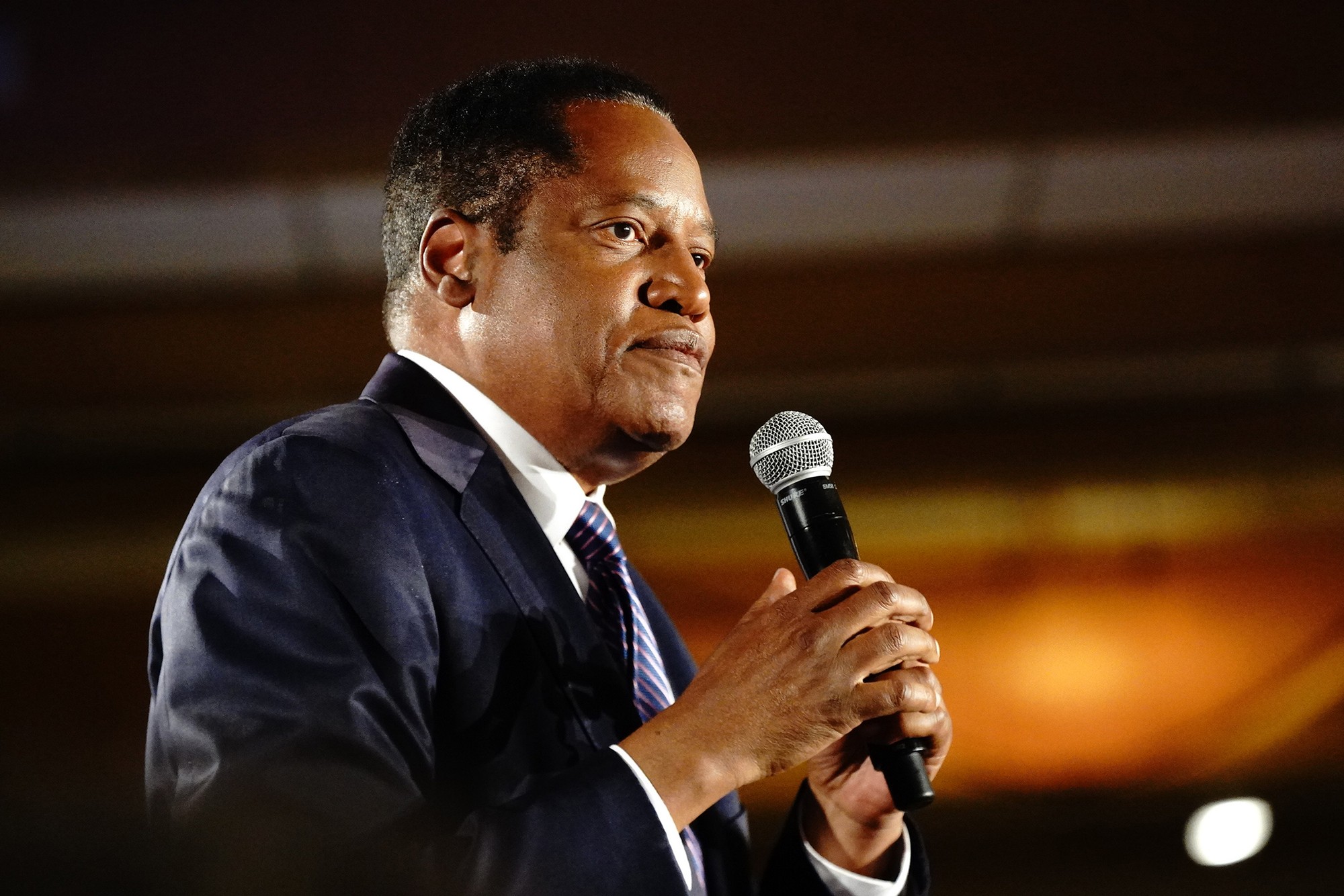 &Ocirc;ng Larry Elder l&agrave; một người dẫn chương tr&igrave;nh radio. Ảnh: Getty Images