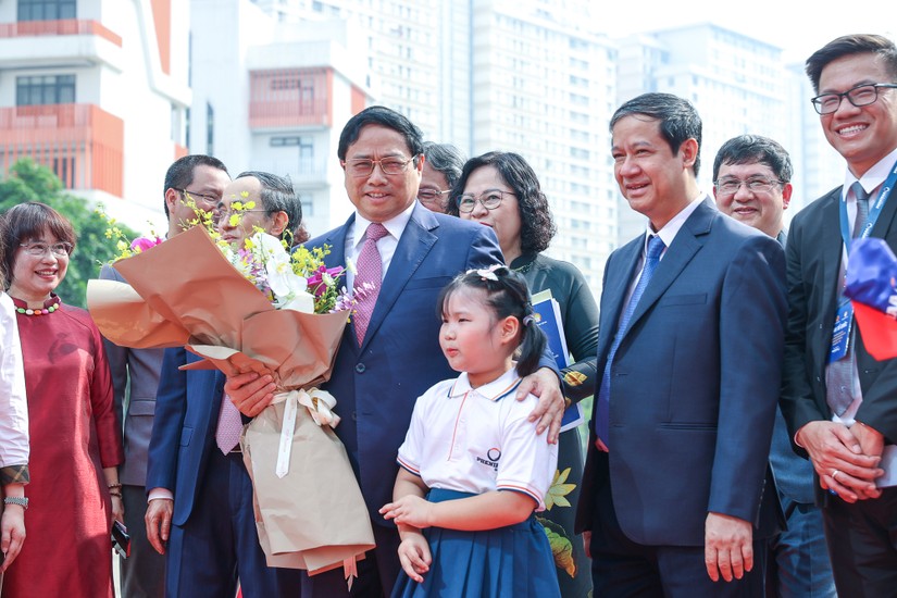 Thủ tướng Phạm Minh Ch&iacute;nh đến dự lễ ph&aacute;t động Phong tr&agrave;o &amp;amp;quot;Cả nước thi đua x&acirc;y dựng x&atilde; hội học tập, đẩy mạnh học tập suốt đời giai đoạn 2023 - 2030&amp;amp;quot;. Ảnh: VGP