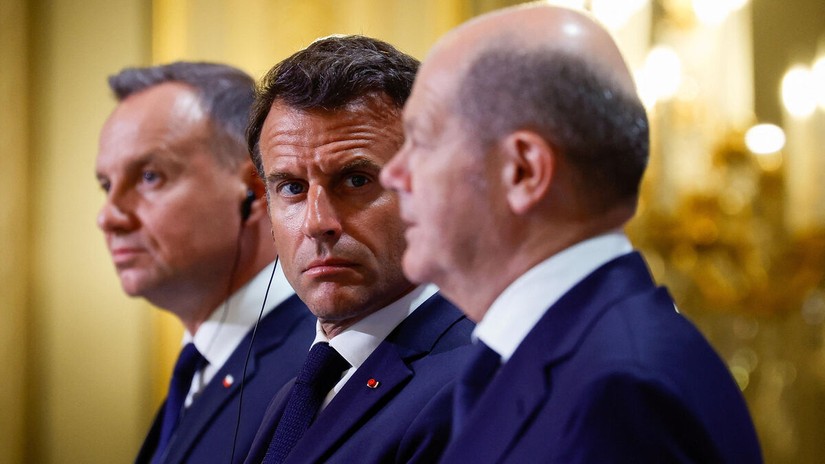 Từ tr&aacute;i sang phải: Tổng thống Ba Lan Andrzej Duda, Tổng thống Ph&aacute;p Emmanuel Macron v&agrave; Thủ tướng Đức Olaf Scholz. Ảnh: Reuters