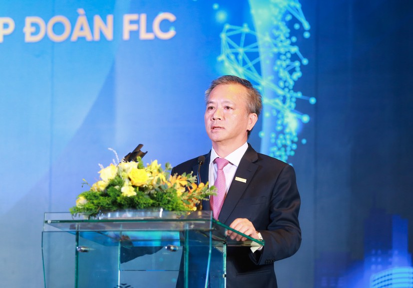 &Ocirc;ng Phan Đ&igrave;nh Tuệ nguy&ecirc;n l&agrave; Ph&oacute; tổng gi&aacute;m đốc Sacombank. Ảnh: STB.