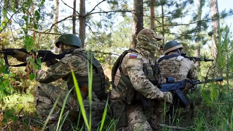 Ukraine n&oacute;i chưa tung ra 'đ&ograve;n gi&aacute;ng mạnh nhất' để phản c&ocirc;ng ảnh 2