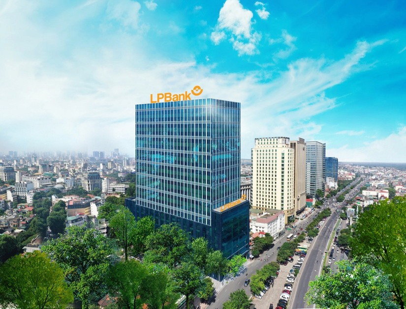 Loạt Ph&oacute; Tổng gi&aacute;m đốc LPBank đăng k&yacute; b&aacute;n cổ phiếu LPB