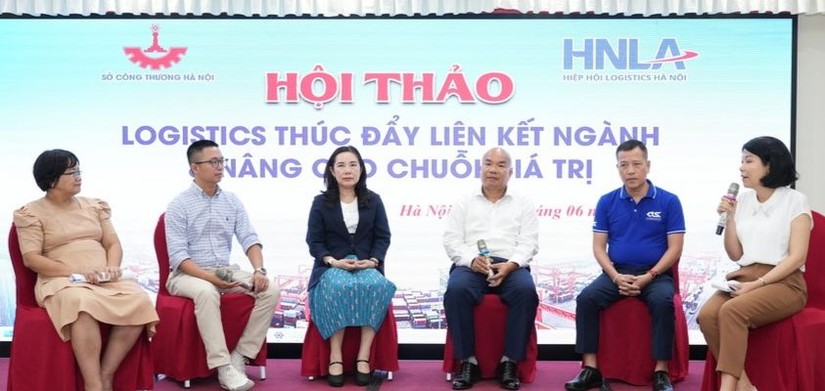 C&aacute;c diễn giả thảo luận tại hội thảo.