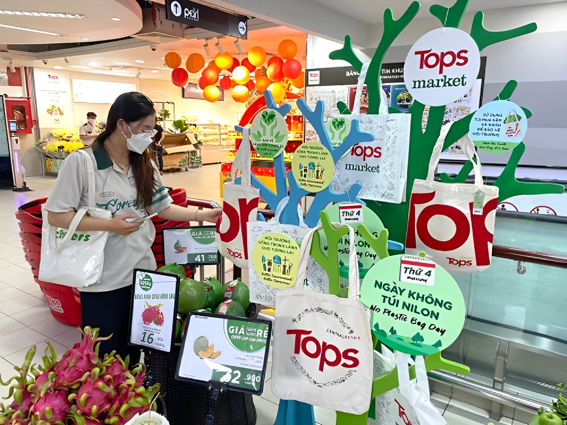 Tops Market thực hiện lộ tr&igrave;nh ho&agrave;n to&agrave;n chấm dứt cung cấp t&uacute;i ni l&ocirc;ng.