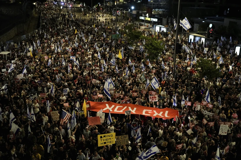 Người d&acirc;n Israel biểu t&igrave;nh tại Tel Aviv ng&agrave;y 14/5/2024 y&ecirc;u cầu ch&iacute;nh phủ nhanh ch&oacute;ng đạt thỏa thuận trao trả con tin. Ảnh: AP