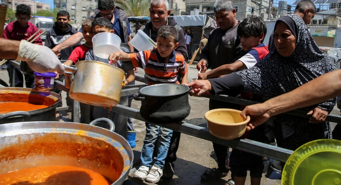 Israel tuyên bố &apos;tạm dừng chiến thuật&apos; hàng ngày ở nam Gaza