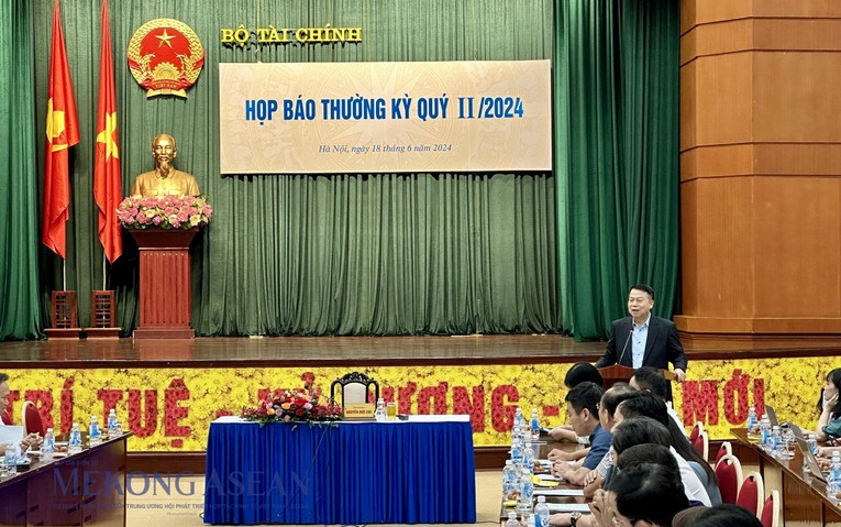 To&agrave;n cảnh họp b&aacute;o thường kỳ qu&yacute; II/2024 Bộ T&agrave;i ch&iacute;nh. Ảnh: Kiều Chinh - Mekong ASEAN