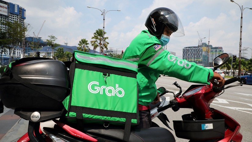 Bộ C&ocirc;ng Thương y&ecirc;u cầu Grab giải tr&igrave;nh phụ thu ph&iacute; nắng n&oacute;ng