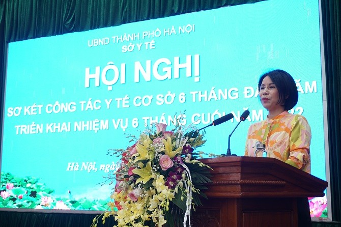 TS. Trần Thị Nhị H&agrave;, Gi&aacute;m đốc Sở Y tế H&agrave; Nội ph&aacute;t biểu tại Hội nghị. Ảnh: Sở Y tế H&agrave; Nội