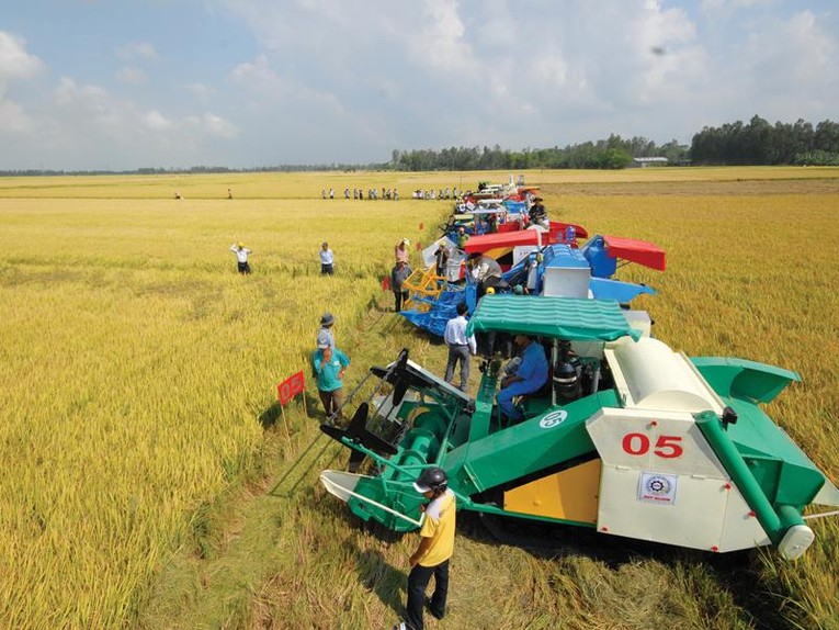 Gia tăng h&agrave;m lượng c&ocirc;ng nghệ trong cơ giới h&oacute;a n&ocirc;ng nghiệp.