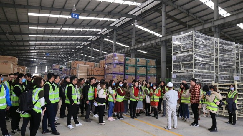 VALOMA th&agrave;nh lập quỹ học bổng cho sinh vi&ecirc;n xuất sắc ng&agrave;nh logistics. Nguồn: VALOMA.