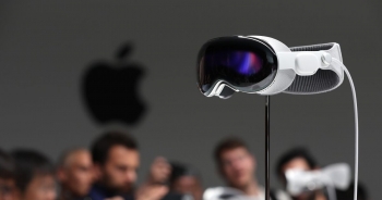 Apple &apos;thu hẹp&apos; kế hoạch sản xuất Vision Pro