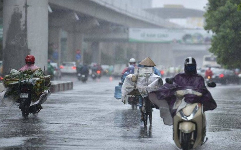 H&agrave; Nội mưa d&ocirc;ng v&agrave;o chiều tối nay