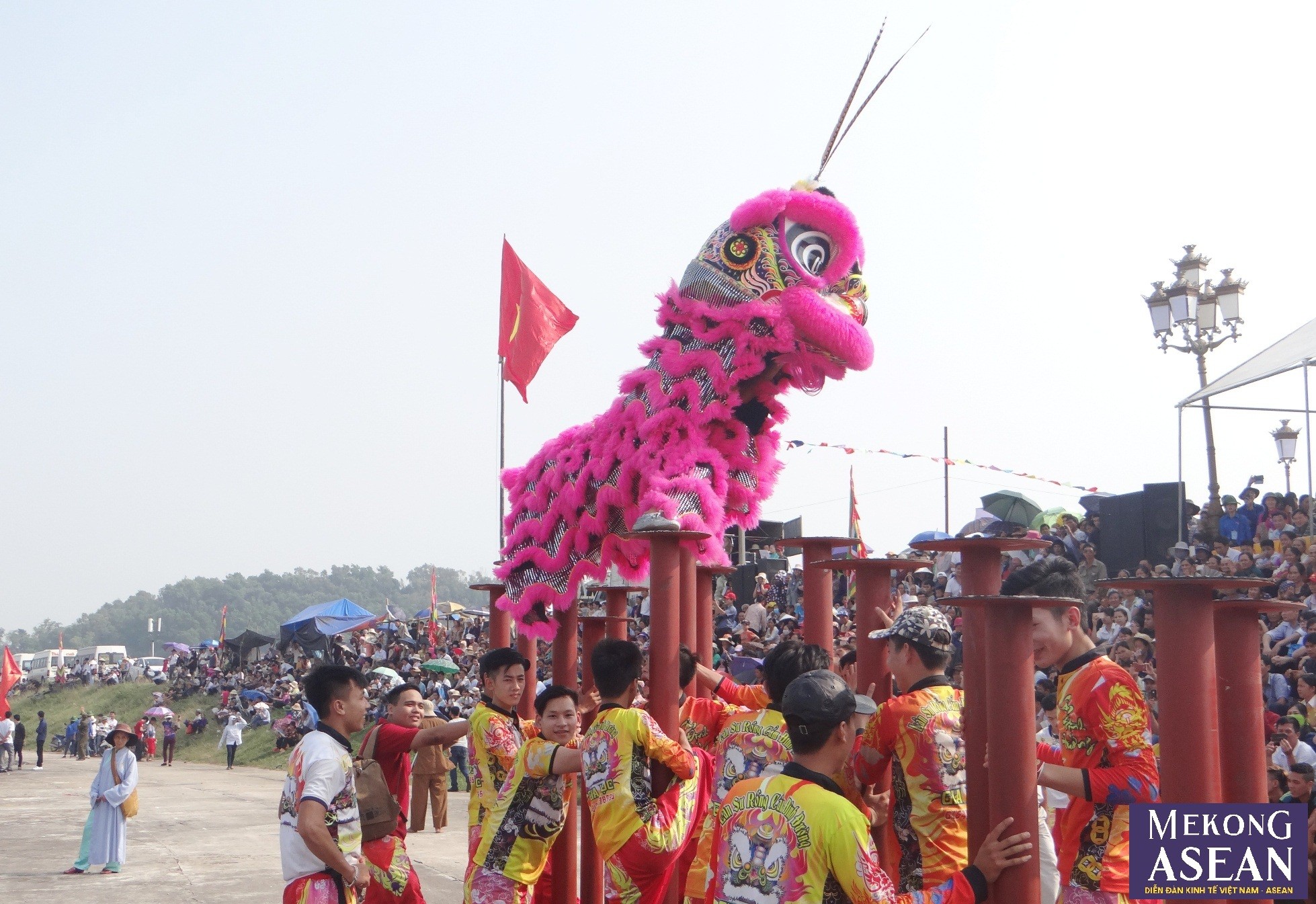 M&agrave;n biểu diễn m&uacute;a l&acirc;n.