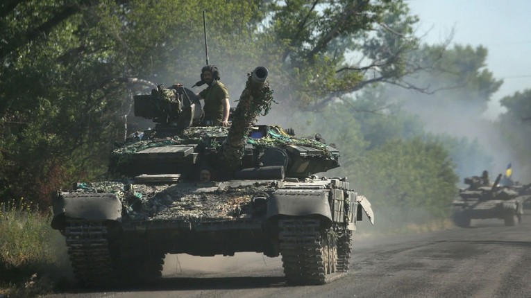 Binh sĩ Ukraine ở khu vực Donbass, th&aacute;ng 6/2022. Ảnh: AFP