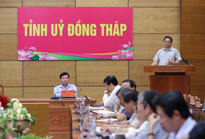 Thủ tướng Phạm Minh Ch&iacute;nh đ&atilde; l&agrave;m việc với Ban Thường vụ Tỉnh ủy Đồng Th&aacute;p. Ảnh: VGP