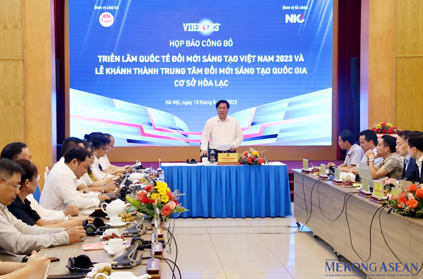 Họp b&aacute;o c&ocirc;ng bố Triển l&atilde;m VIIE 2023 v&agrave; Lễ kh&aacute;nh th&agrave;nh cơ sở NIC tại Khu c&ocirc;ng nghệ cao H&ograve;a Lạc. Ảnh: Phương Thảo.