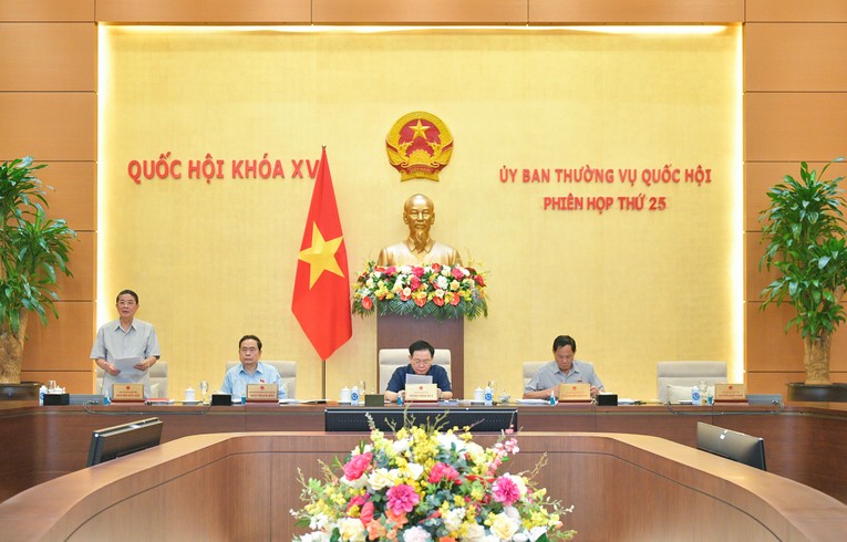 To&agrave;n cảnh Phi&ecirc;n họp s&aacute;ng 25/8.