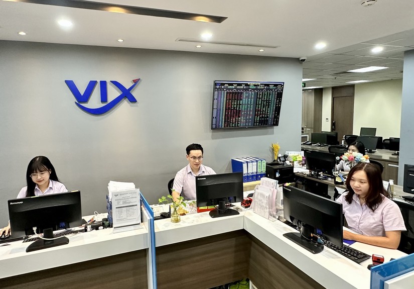 Trong 3 th&aacute;ng qu&yacute; 2/2023, VIX ghi nhận doanh thu hoạt động gần 688 tỷ đồng, tăng gấp đ&ocirc;i so với c&ugrave;ng kỳ năm ngo&aacute;i.