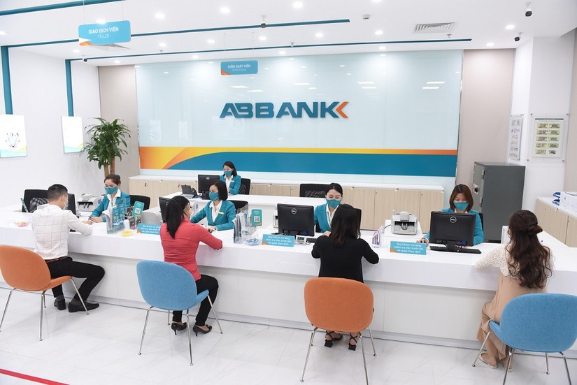 Trong 6 th&aacute;ng đầu năm 2023, ABBank ghi nhận 679 tỷ đồng lợi nhuận trước thuế, giảm 59% so với c&ugrave;ng kỳ năm ngo&aacute;i.