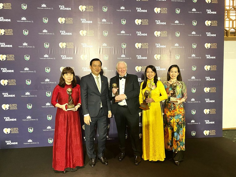 Tổng cục trưởng Tổng cục Du lịch Nguyễn Tr&ugrave;ng Kh&aacute;nh tại Lễ trao giải thưởng World Travel Awards 2022.