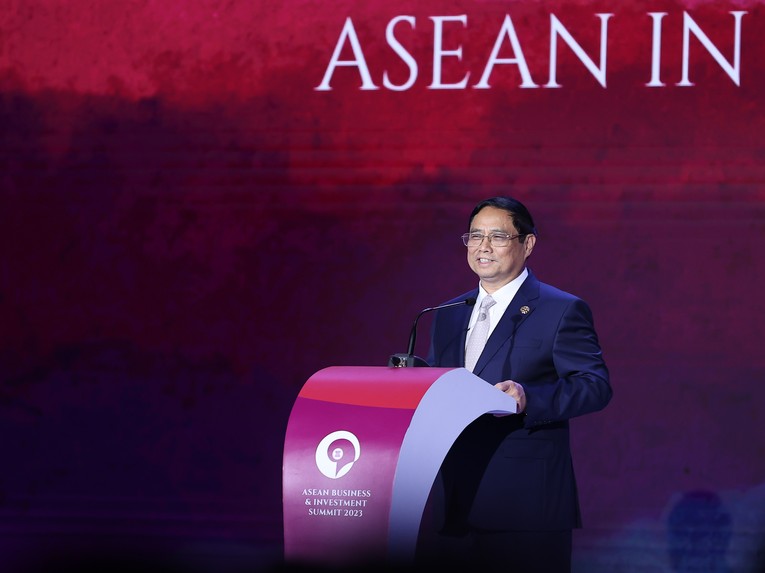 Theo Thủ tướng, ASEAN đứng trước sứ mệnh phải khẳng định &amp;amp;amp;quot;l&agrave; một cực trong thế giới đa cực&amp;amp;amp;quot;, l&agrave; trung t&acirc;m trong hợp t&aacute;c cũng như cấu tr&uacute;c ở khu vực. Ảnh: VGP