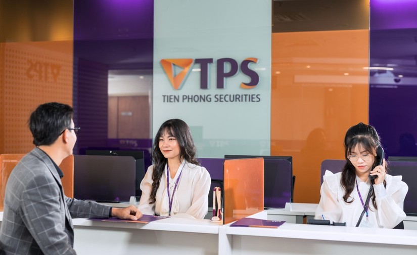 Lũy kế 6 th&aacute;ng đầu năm, doanh thu hoạt động của TPS đạt 1.621 tỷ đồng, tăng trưởng đ&aacute;ng kể so với con số 1.473 tỷ đồng của c&ugrave;ng kỳ 2022.