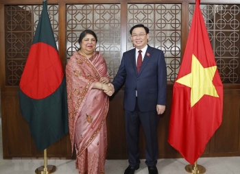 Chủ tịch Quốc hội đề nghị Bangladesh tạo điều kiện cho hàng hóa Việt Nam