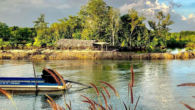 &ldquo;Kh&aacute;m ph&aacute; đảo muối Thiềng Liềng&rdquo; l&agrave; một m&ocirc; h&igrave;nh du lịch cộng đồng thuộc chương tr&igrave;nh &ldquo;Mỗi quận huyện một sản phẩm du lịch đặc trưng&rdquo; được triển khai tại TP HCM. Ảnh: Visithcmc