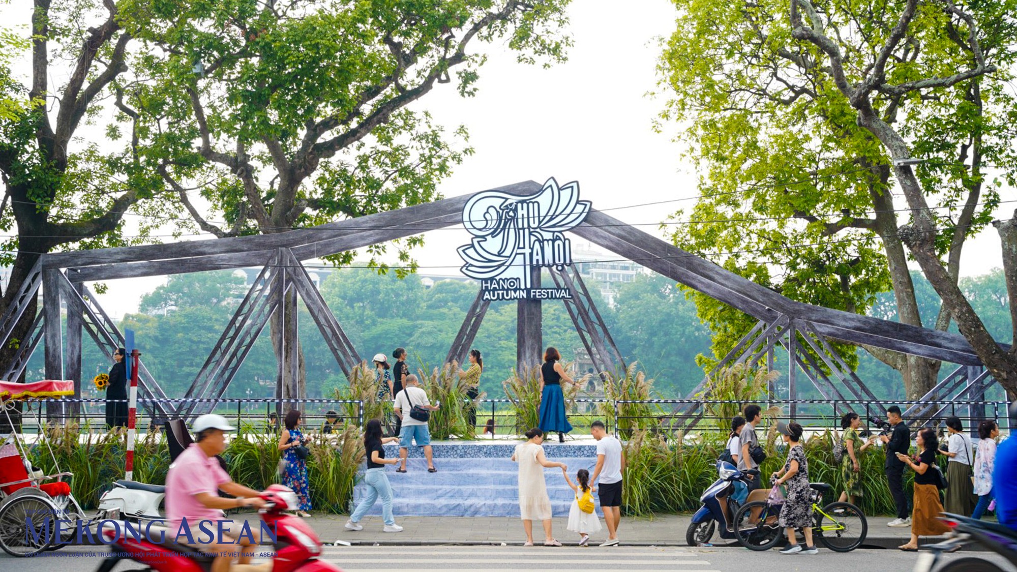 Festival Thu H&agrave; Nội năm 2023 v&agrave; Kh&ocirc;ng gian giới thiệu ẩm thực H&agrave; Nội năm 2023 l&agrave; một trong những sự kiện quảng b&aacute;, x&uacute;c tiến du lịch lớn nhất của Th&agrave;nh phố nh&acirc;n dịp kỷ niệm ng&agrave;y giải ph&oacute;ng Thủ đ&ocirc; (10/10/1954 &ndash; 10/102023). Sự kiện sẽ diễn ra tại Phố đi bộ Hồ Ho&agrave;n Kiếm v&agrave; Cung Thiếu nhi H&agrave; Nội từ ng&agrave;y 29/9-1/10/2023.