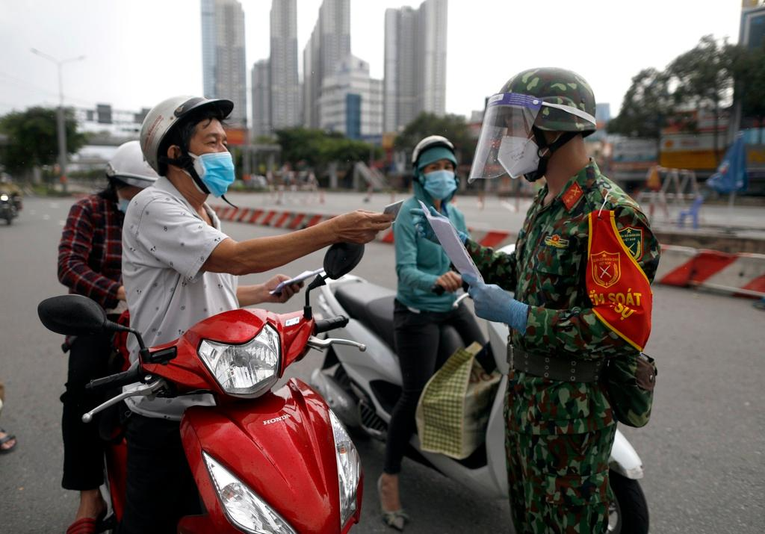 TP.HCM ph&aacute;t thẻ xanh cho người d&acirc;n đi lại