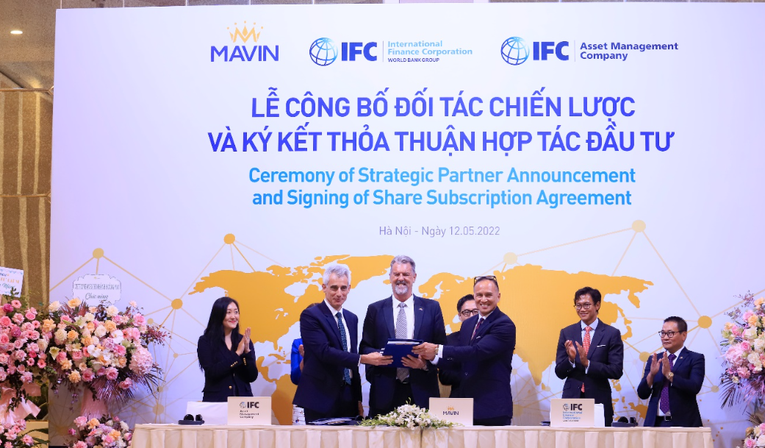 Lễ k&yacute; kết Thỏa thuận hợp t&aacute;c đầu tư giữa Mavin v&agrave; IFC.