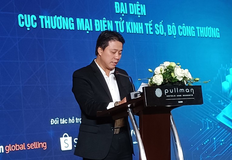 Ph&oacute; Gi&aacute;m đốc Trung t&acirc;m Tin học v&agrave; C&ocirc;ng nghệ số B&ugrave;i Huy Ho&agrave;ng ph&aacute;t biểu tại hội nghị.