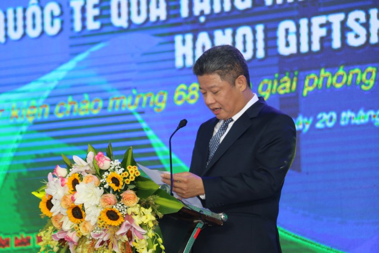&Ocirc;ng Nguyễn Mạnh Quyền, Ph&oacute; Chủ tịch UBND TP H&agrave; Nội ph&aacute;t biểu khai mạc.