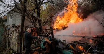 Nga lo ngại ‘bom bẩn’, cảnh báo &apos;leo thang mất kiểm soát&apos; tại Ukraine