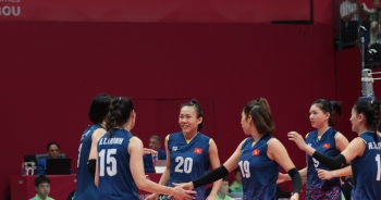 Tuyển bóng chuyền nữ Việt Nam lội ngược dòng trước Hàn Quốc tại ASIAD 19