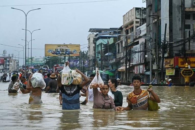 Lũ lụt tại Myanmar khiến 14.000 người phải sơ t&aacute;n ảnh 4